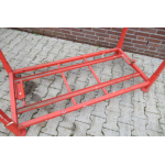 Stapelbokken, demontabele constructie. Gebruikt.